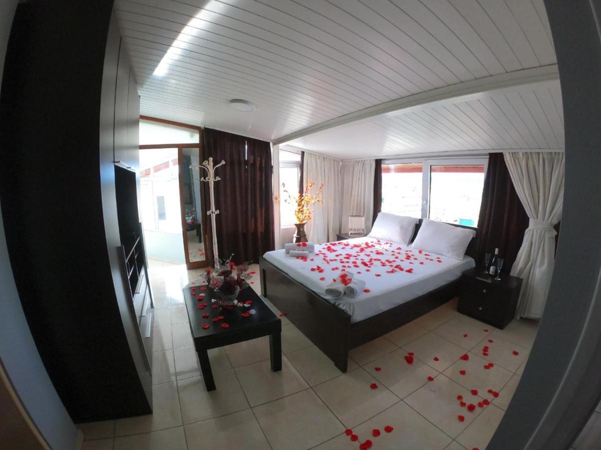 Hotel Anxhelo クチョヴァ エクステリア 写真